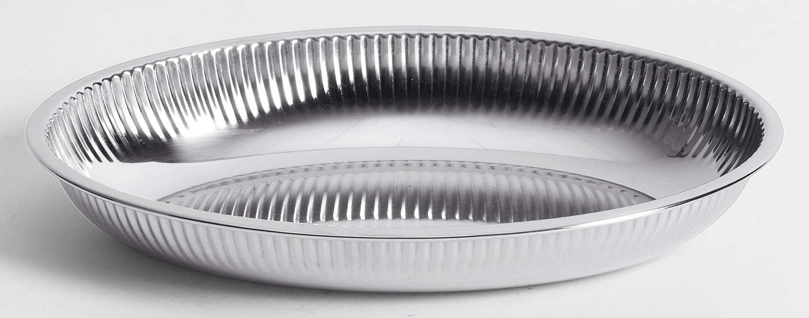 Korg Oval Rostfri 26,5x18,5cm