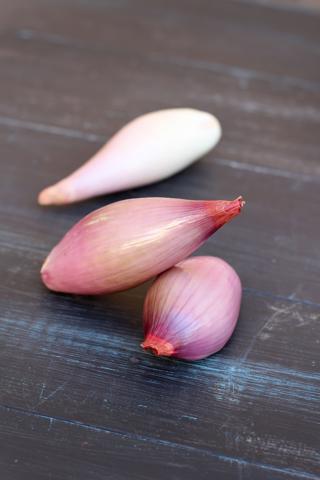 Bananschalottenlök Skalad